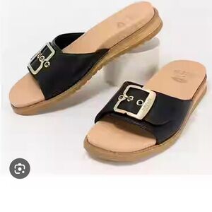 Buckle sandals size 9.5 W Dr. School’s